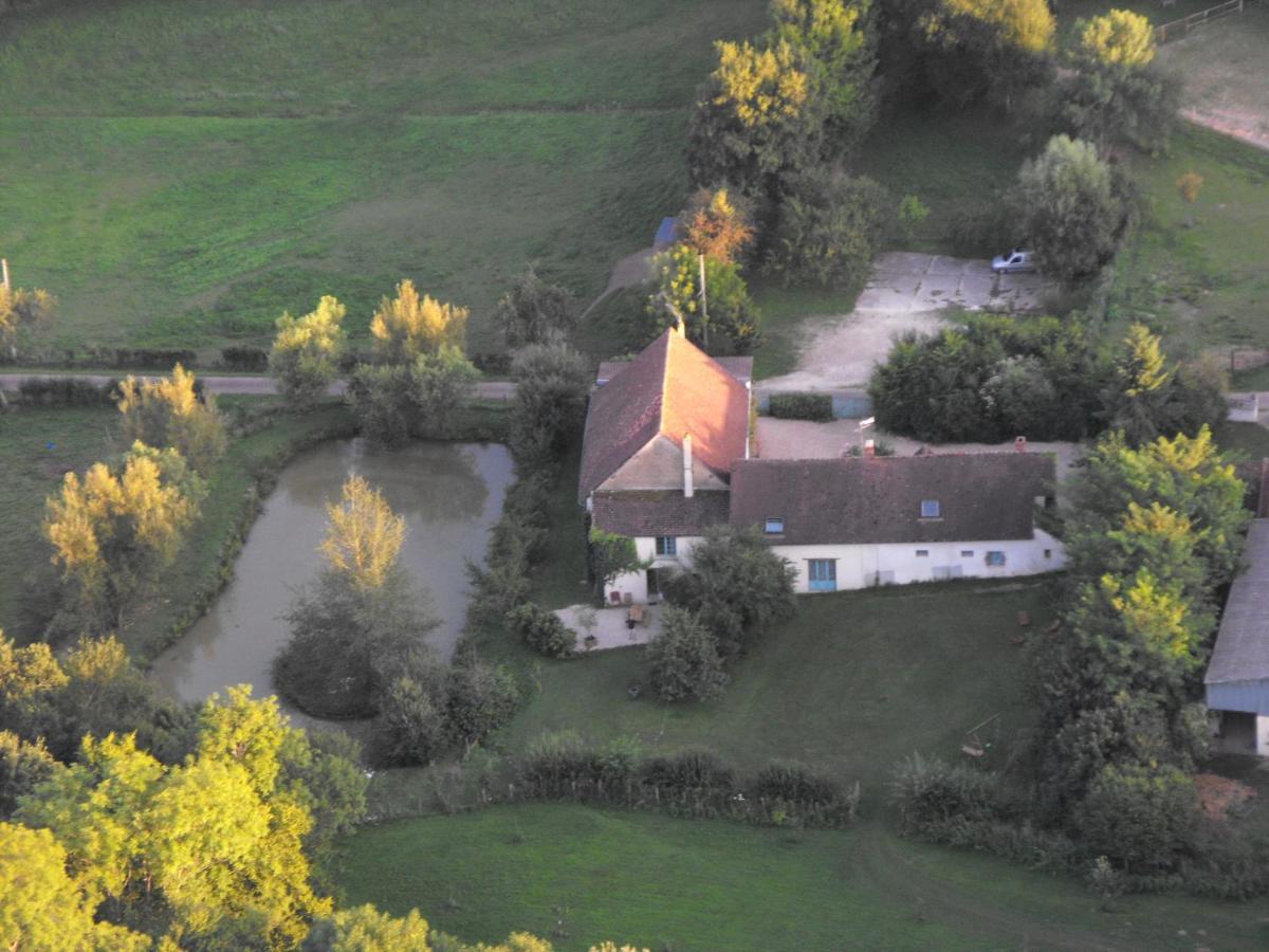 Domaine De Varenne Saint-Amand-en-Puisaye Exterior foto