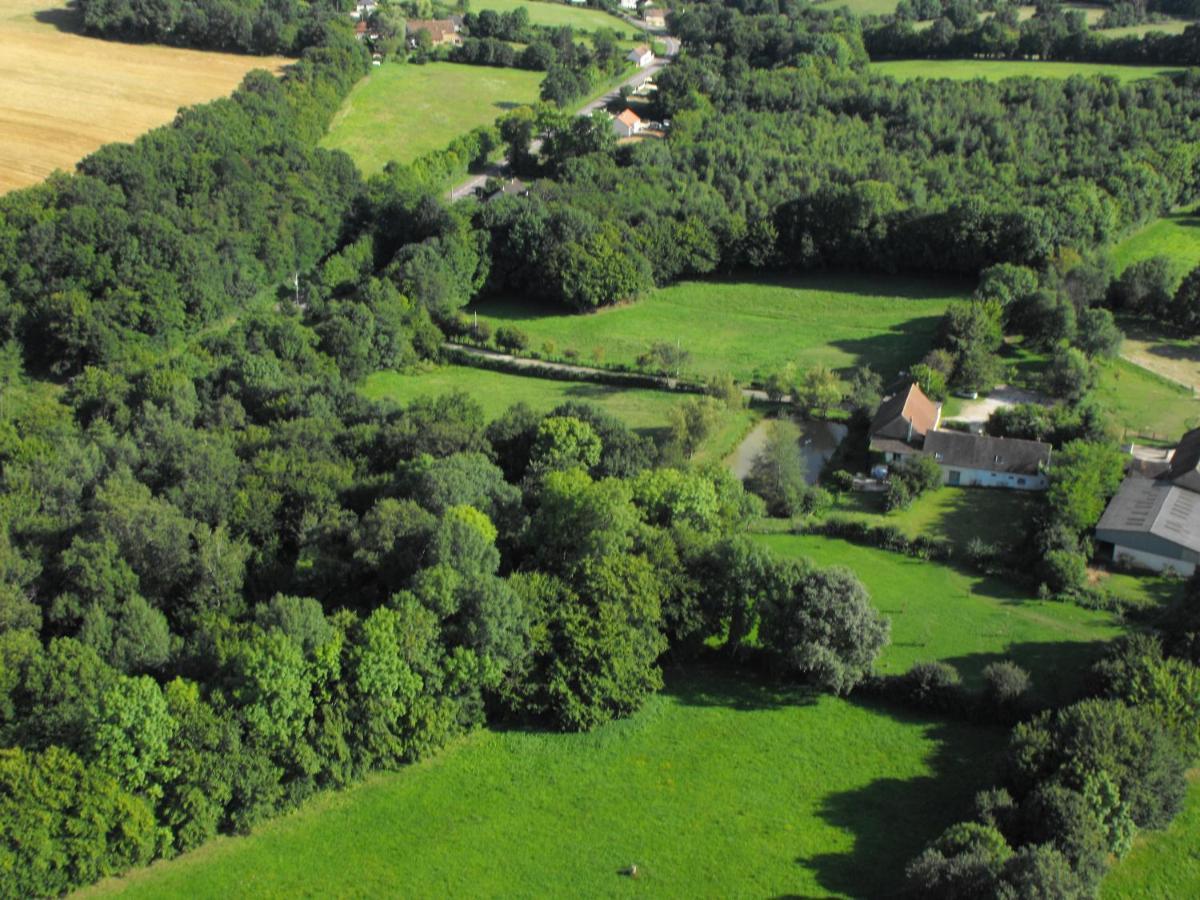 Domaine De Varenne Saint-Amand-en-Puisaye Exterior foto